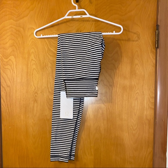 Rare vintage lululemon The Under Tight - Picture 3 of 5